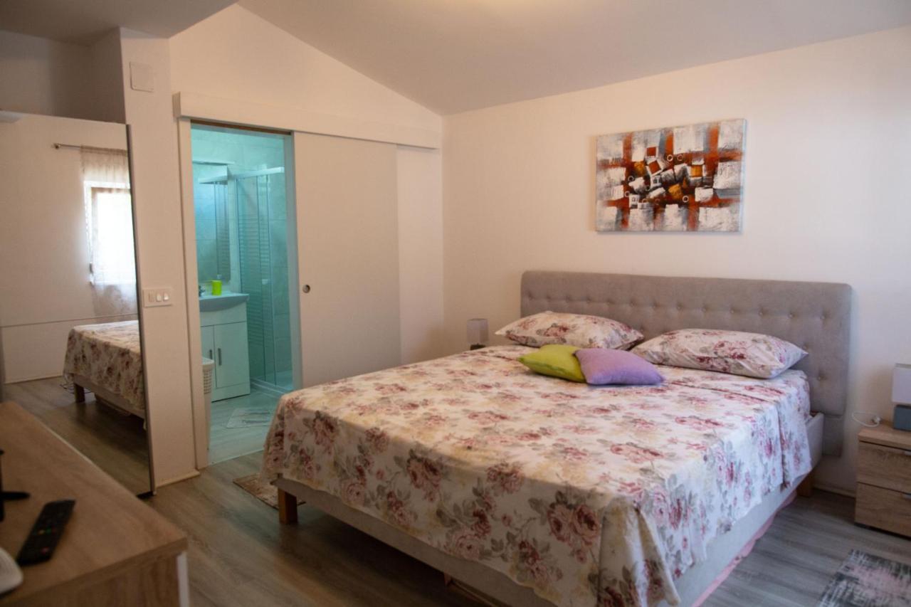 Holiday Home Petrovic Medulin Luaran gambar