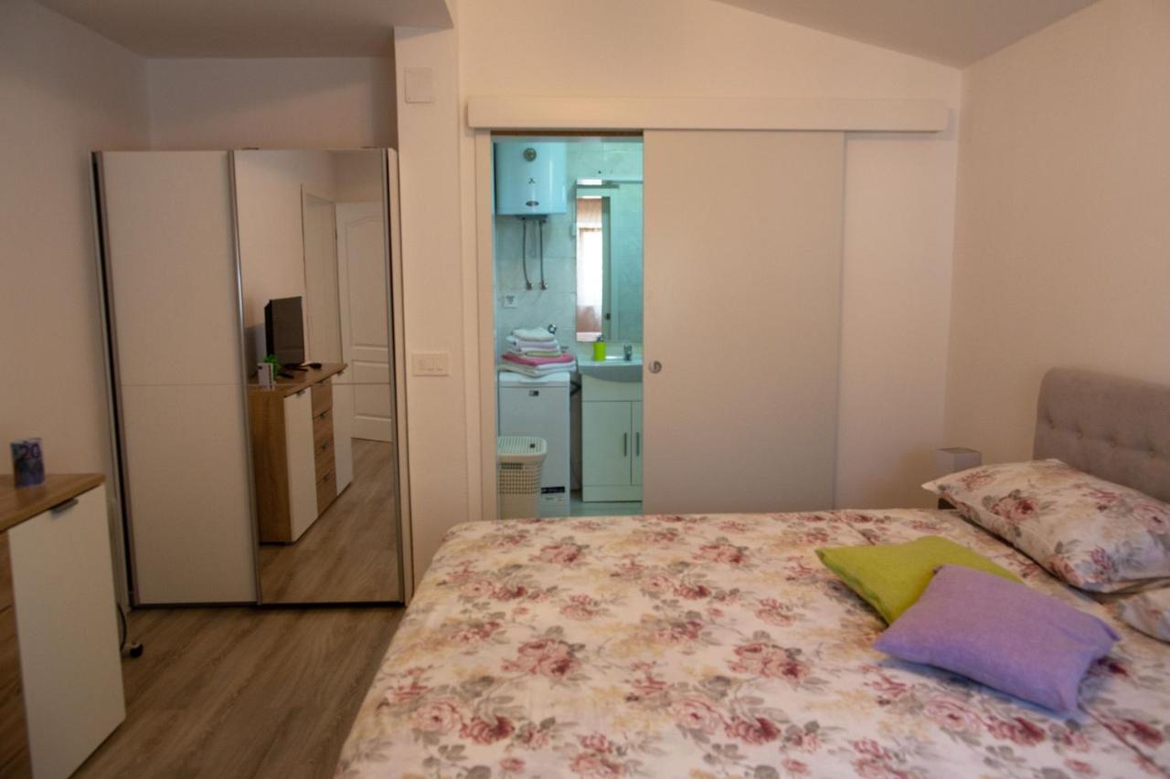 Holiday Home Petrovic Medulin Luaran gambar